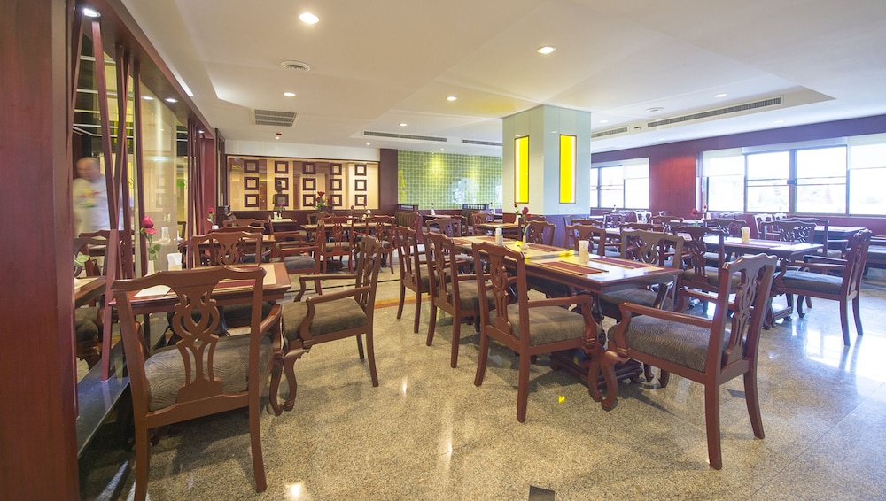 City Beach Resort 37/49