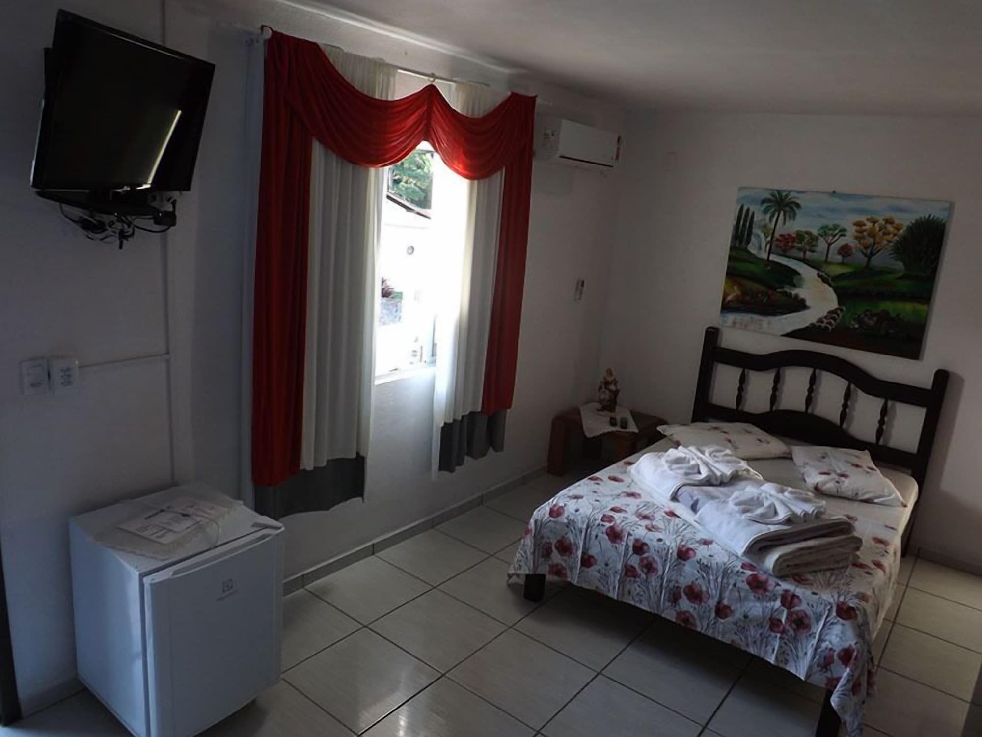 ROOM, QUADRUPLE
