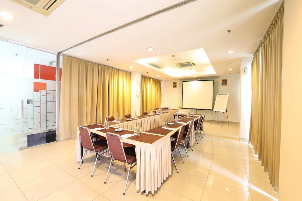 Amaris Bekasi Barat 14/16