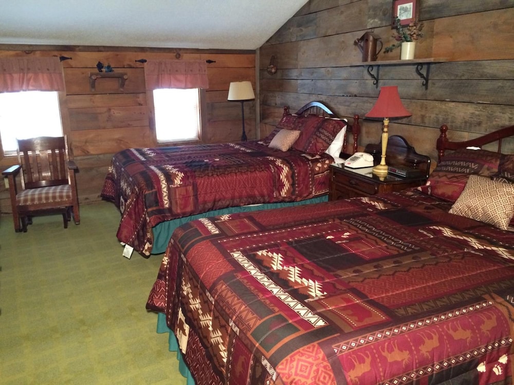 Merrill Farm Inn 24/35