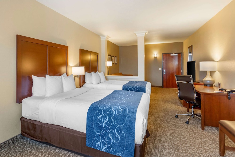 Comfort Suites Near Denver Downtown 4/28