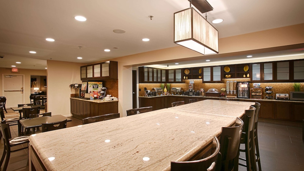 Best Western Plus Rancho Cordova Inn 48/63