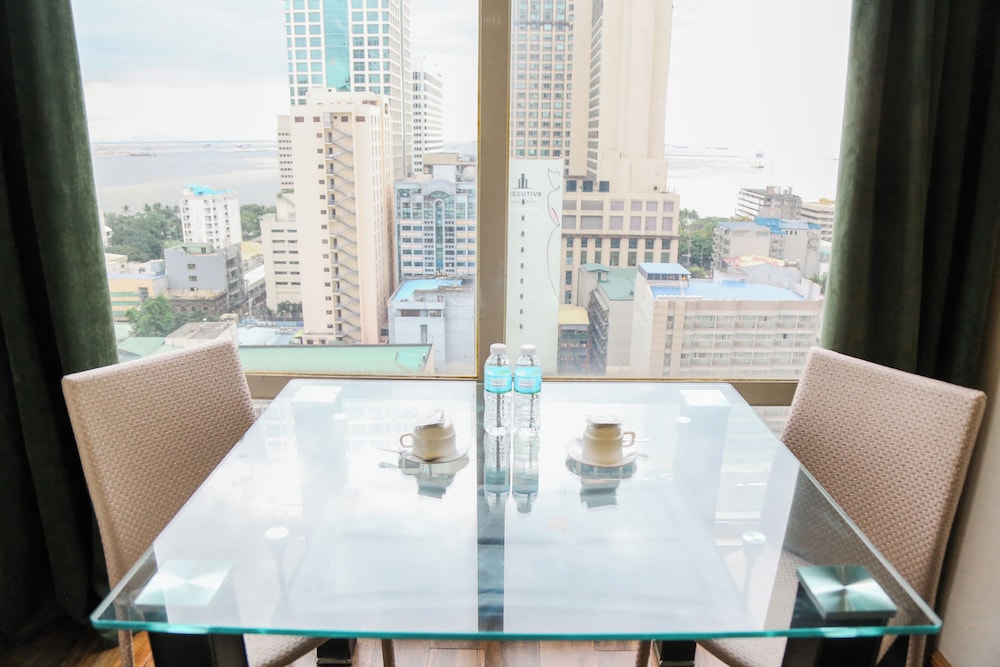 Pacific Bay Grand Suites 40/50