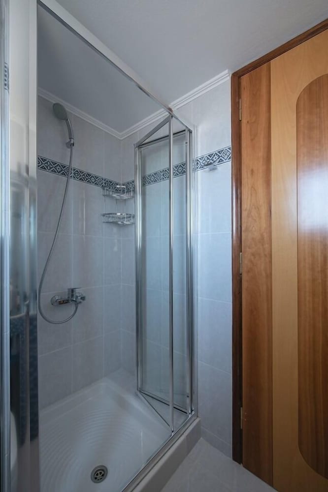 Cyrenia Guesthouse 30/32