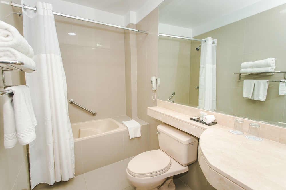 غرفة بسرير مزدوج، Wyndham Costa del Sol Piura 3/3