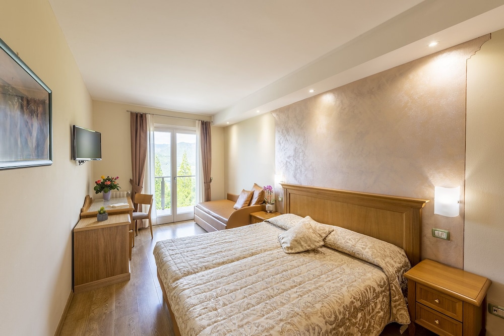 Hotel Pineta Campi 17/90