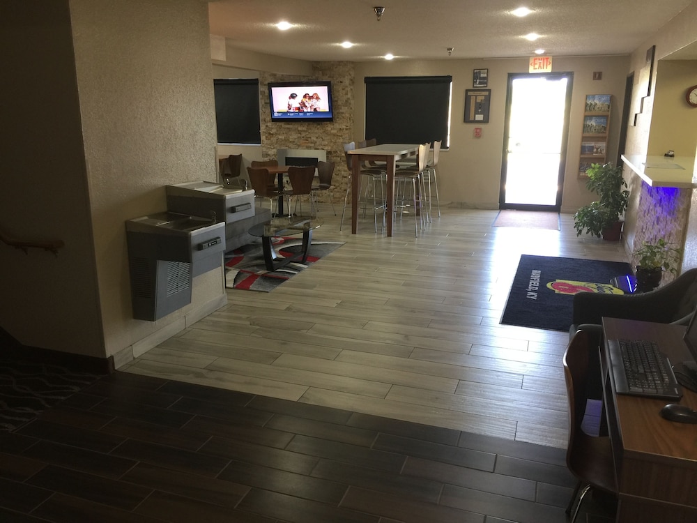 Super 8 by Wyndham Mayfield 22/29