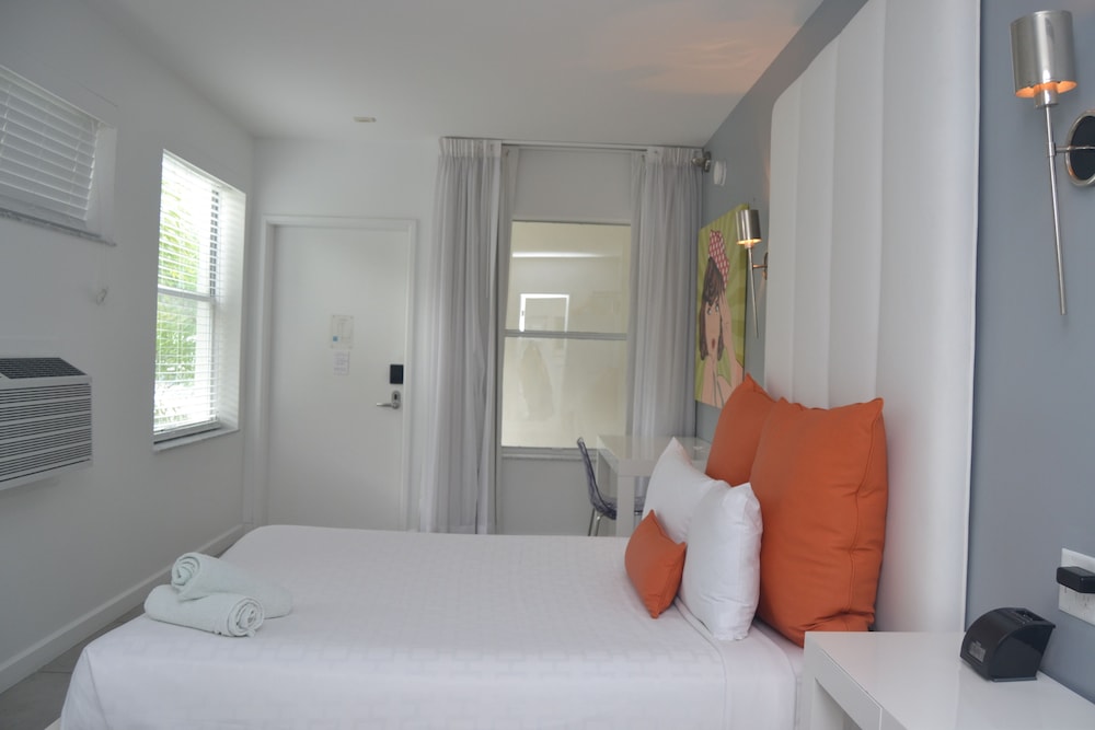 Royal Palms Resort And Spa A North Beach Village Resort Hotel 42/80