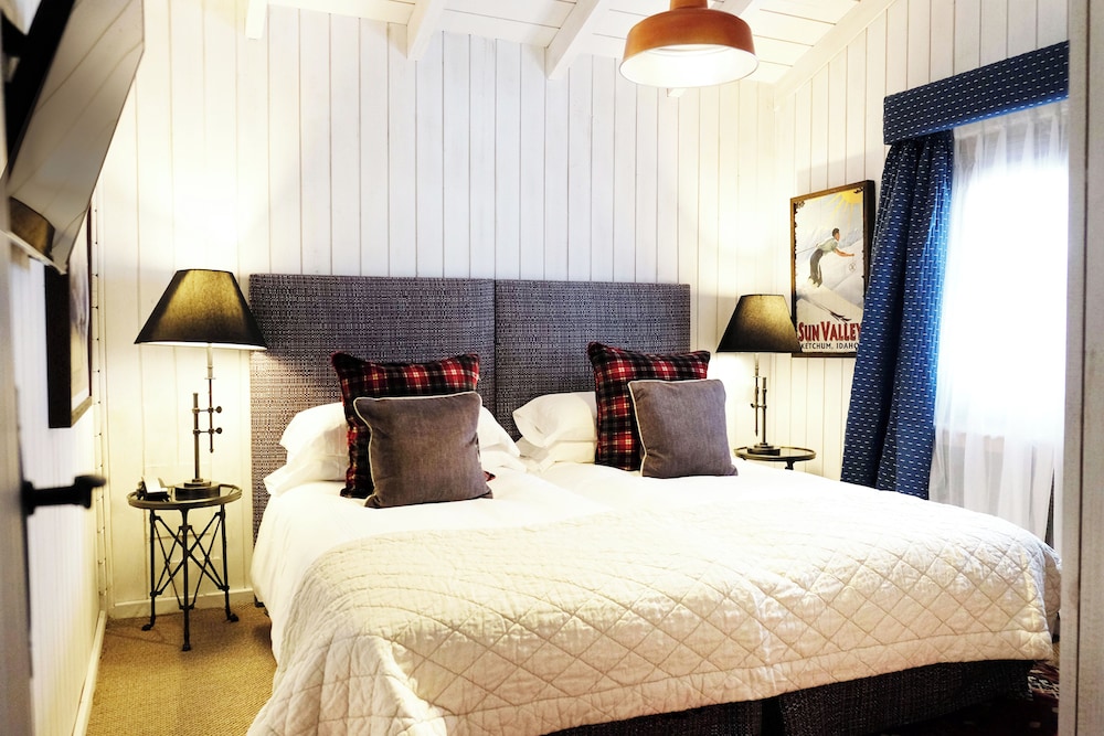 Lagoon, King and Twin Beds, 2 Bunk Beds