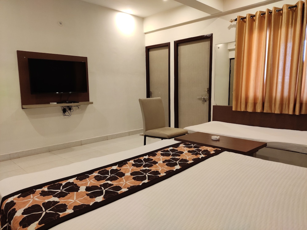 Hotel Maple Delite 16/18