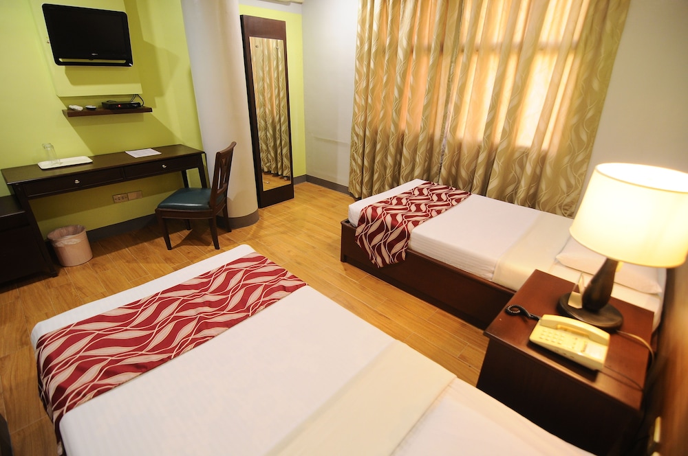 Regency Inn 25/36