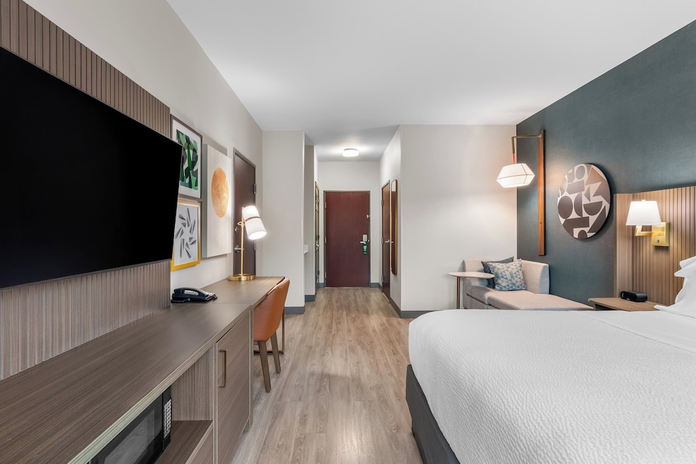 غرفة قياسية بسرير كينج، Holiday Inn Oklahoma City Airport 3/10