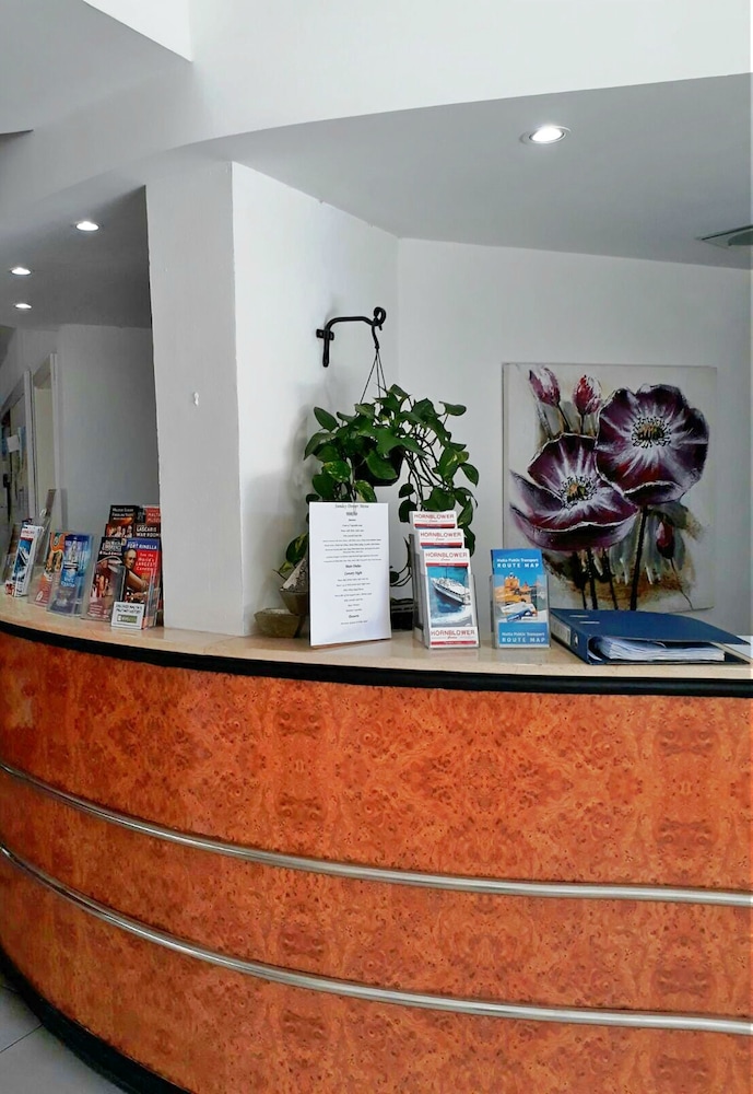 Primera Hotel 10/53