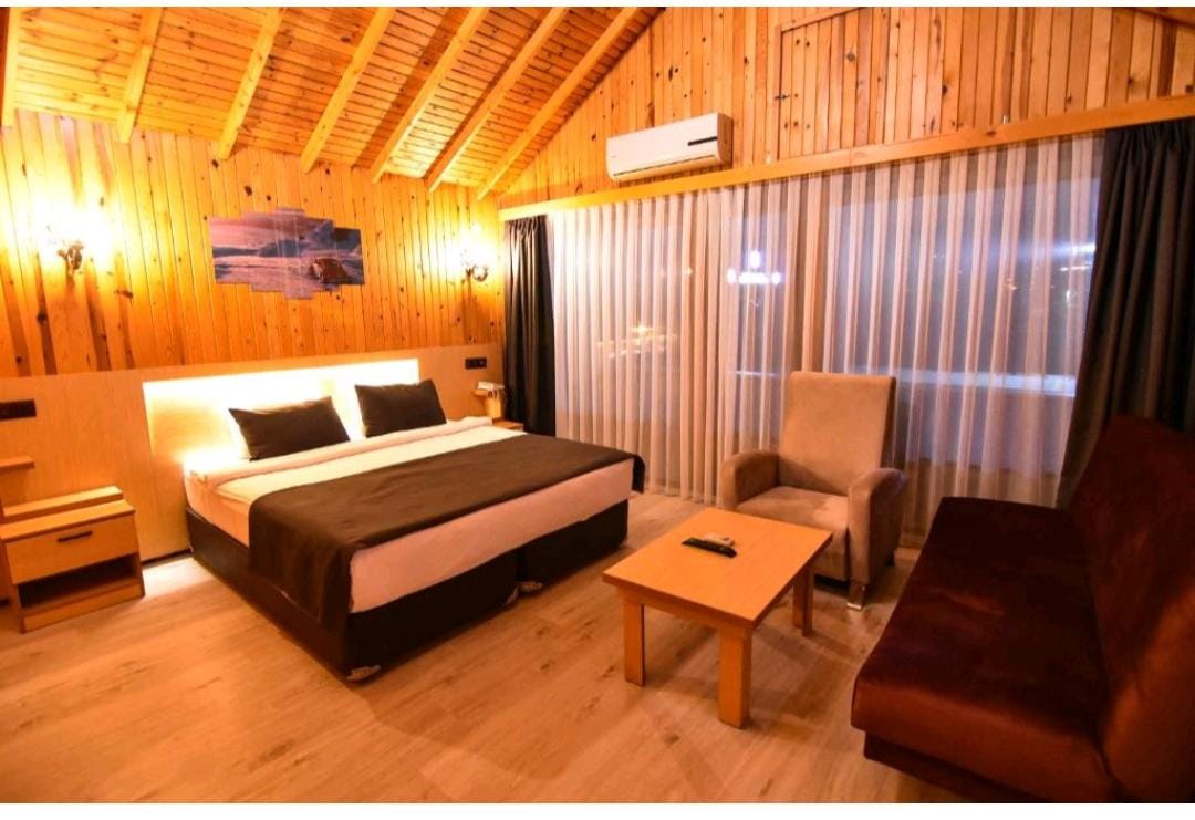 Sandal Hotel 19/45