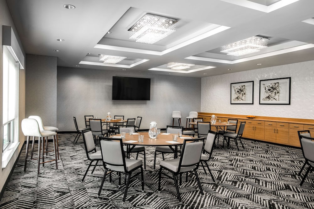 Hyatt Place Newark/Silicon Valley 52/64