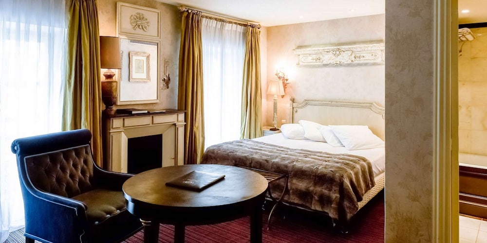 Hotel Chateaubriand 17/48