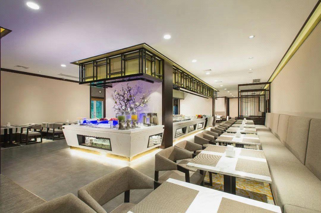 Fragrant Hill Hotel 43/60