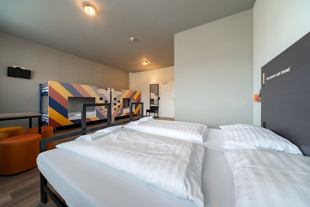 MIXED DORM, 6 BEDS