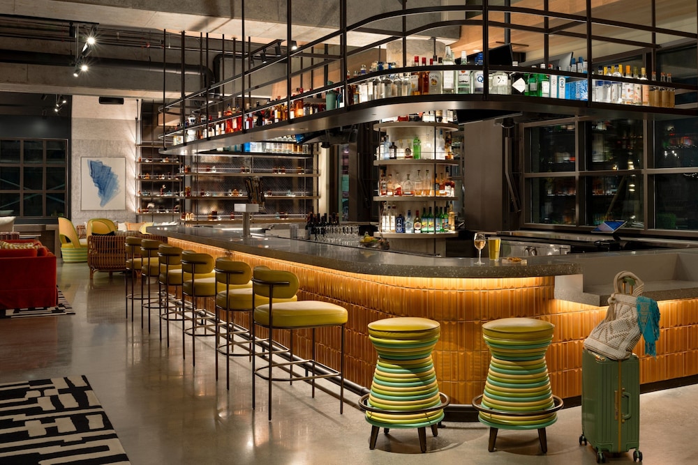 Moxy St Petersburg Downtown 25/37
