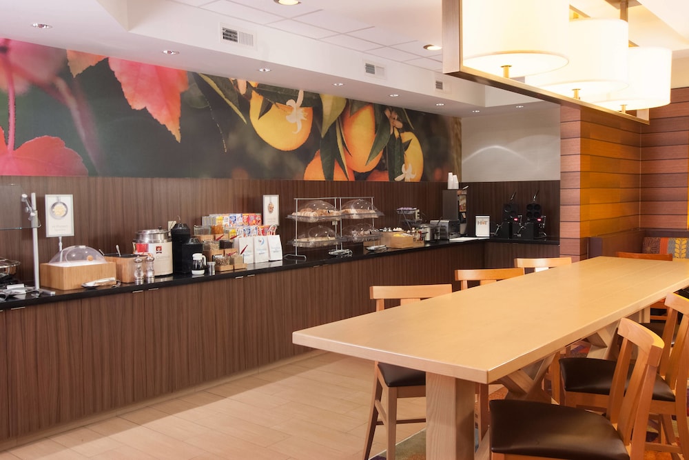 Fairfield Inn Charlotte Gastonia 26/38
