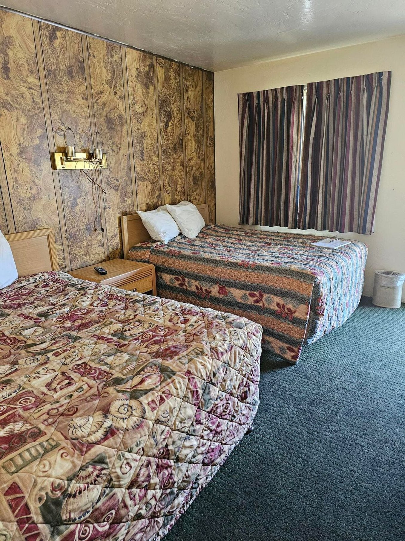 Discovery Inn Vallejo I 80 Near Napa CA 14/32