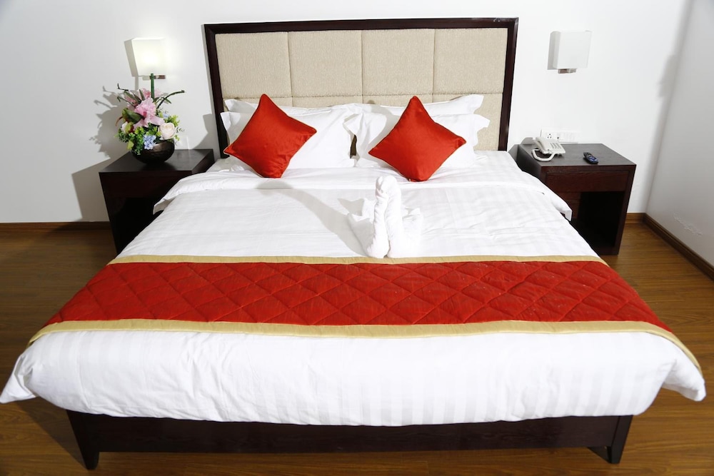 Triguna Clarks Inn Kurnool 14/29