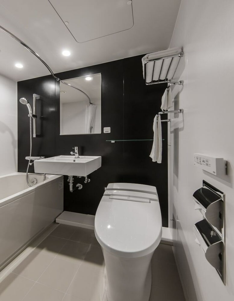 Kkr Hotel Osaka 48/60