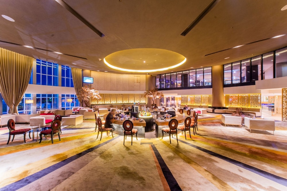 Grand Jatra Hotel 48/70