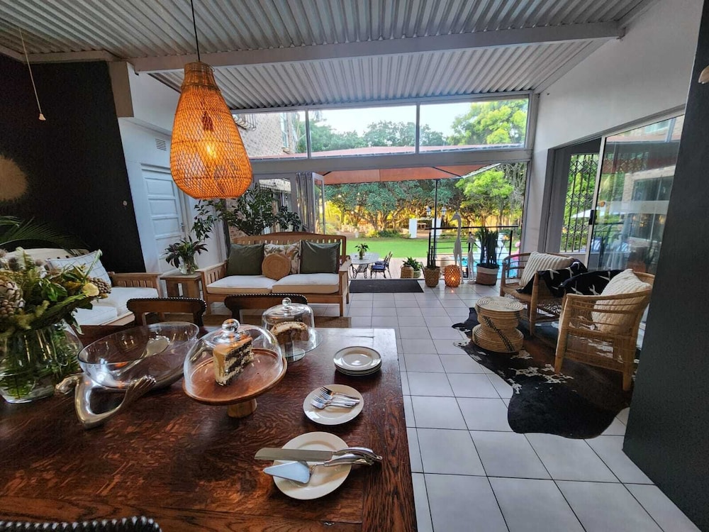 Hillton Manor Guest House 31/50
