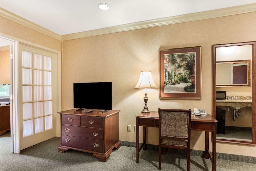 Traditions Hotel Spa Ascend Hotel Collection 28/35