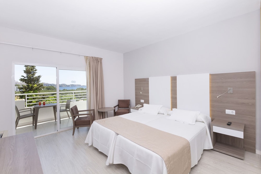 Mar Hotels Paguera and Spa 32/70