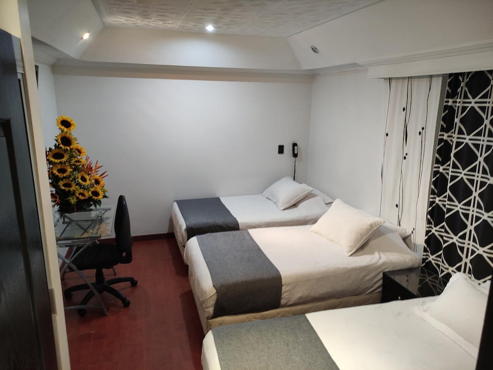 Hotel Ejecutivo Embajada photo5