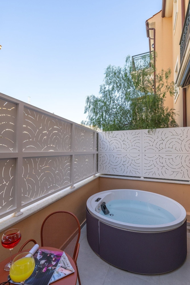 Ionian Plaza Hotel 32/50