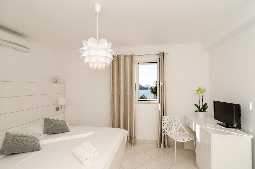 Villa Babilon 27/68
