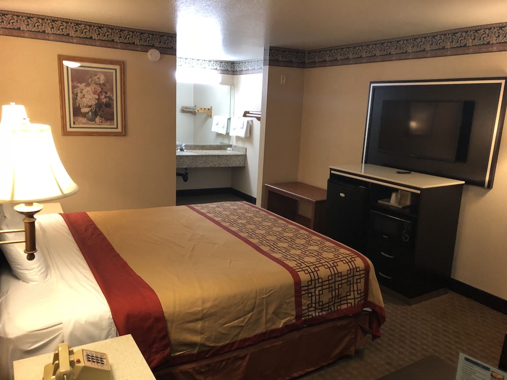 La Mirage Inn Lax Airport 5/29