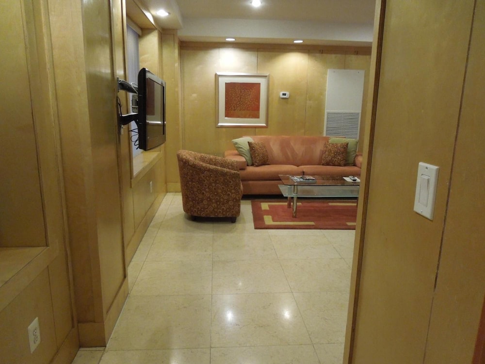 The Eldon Luxury Suites 31/51