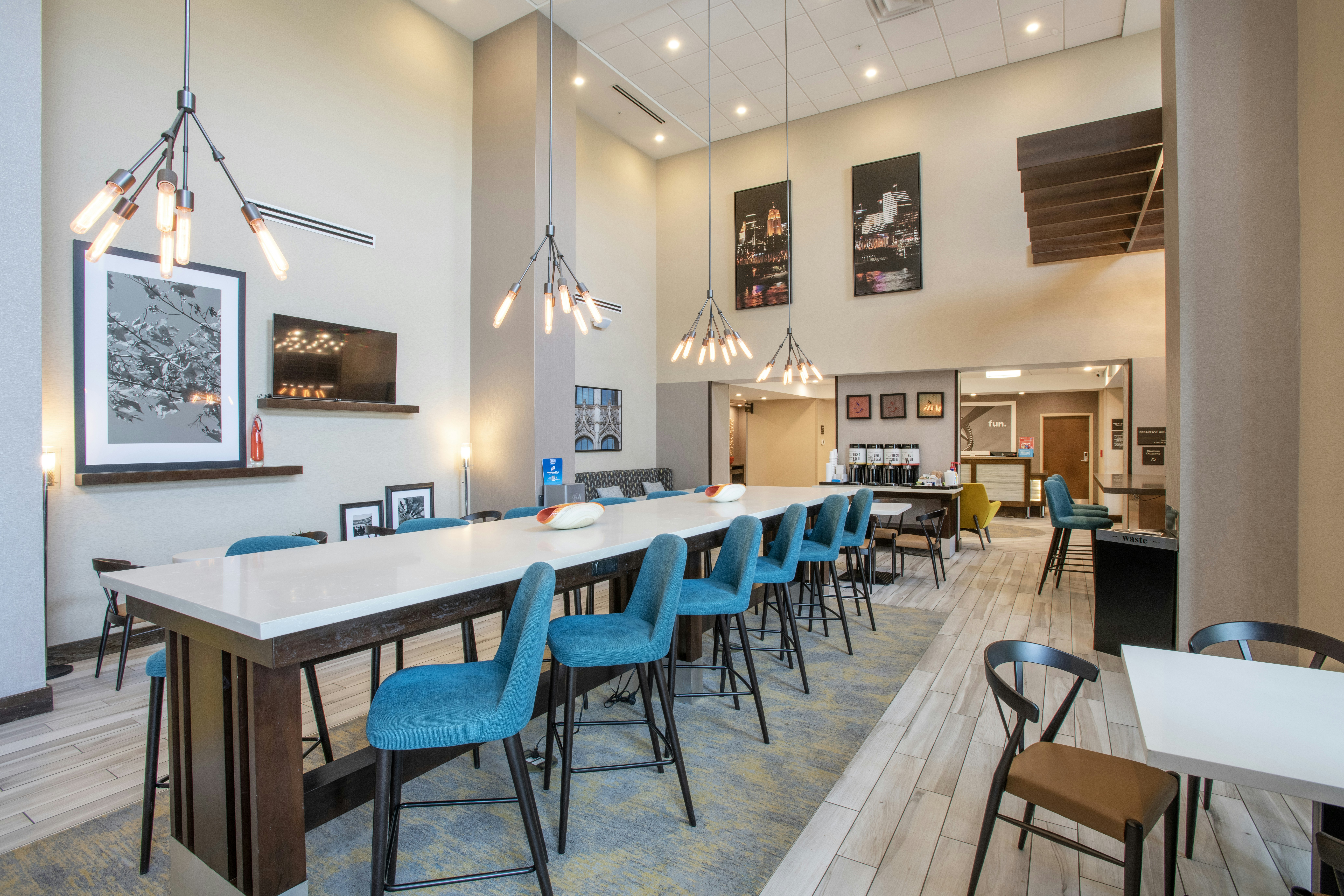 Hampton Inn Suites Cincinnati Kenwood Oh 27/43