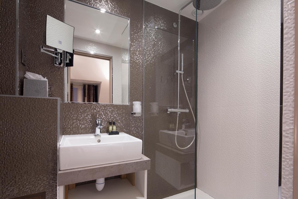 Hotel Jacques de Molay 39/44