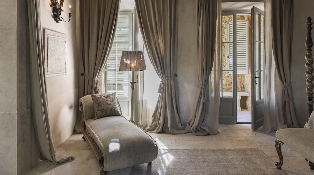 Lagoon, Suite, House, King Bed, Pool Side