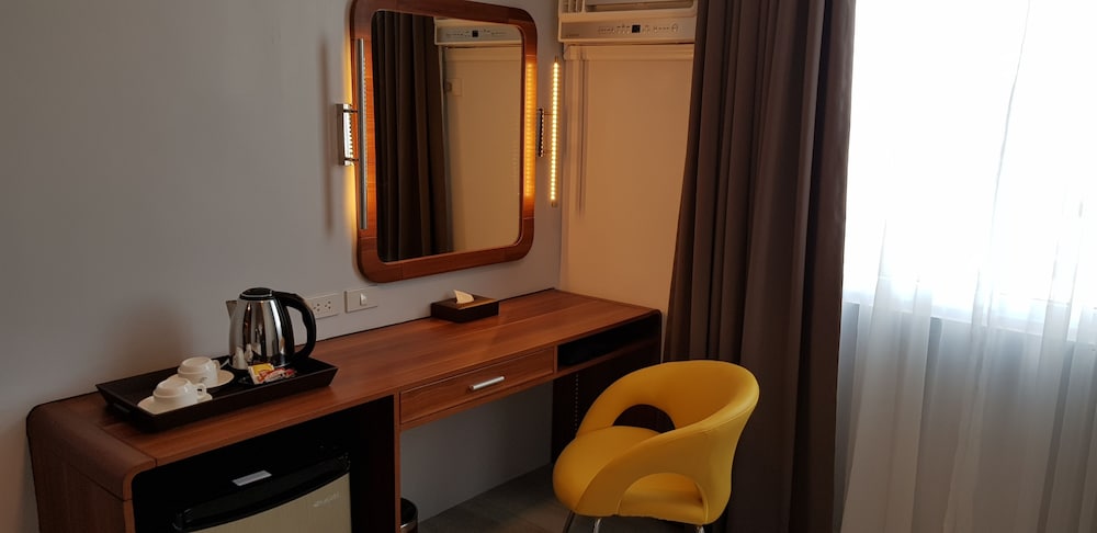 One Central Hotel 34/41