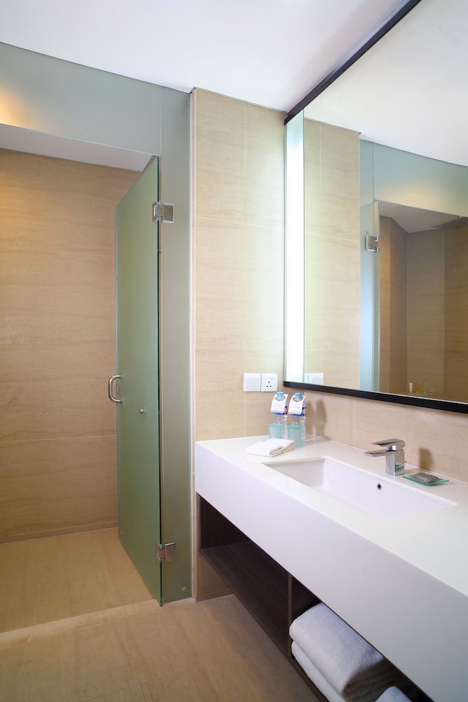 جناح تنفيذي بسرير كينج، Hotel Santika Premiere Ice Bsd 2/2