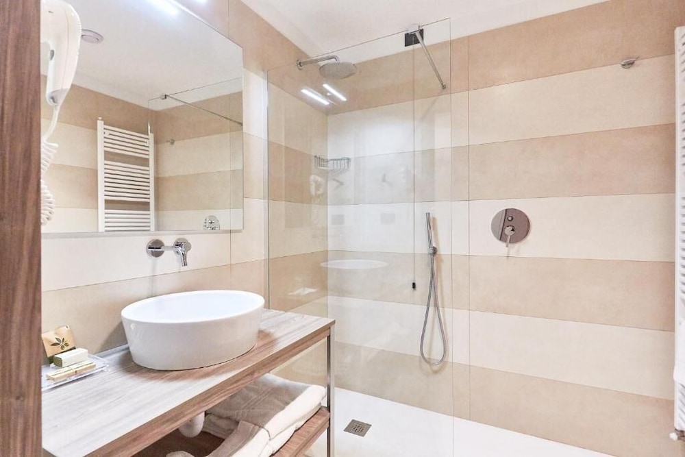 Hotel Ferretti Majestichouse 45/46