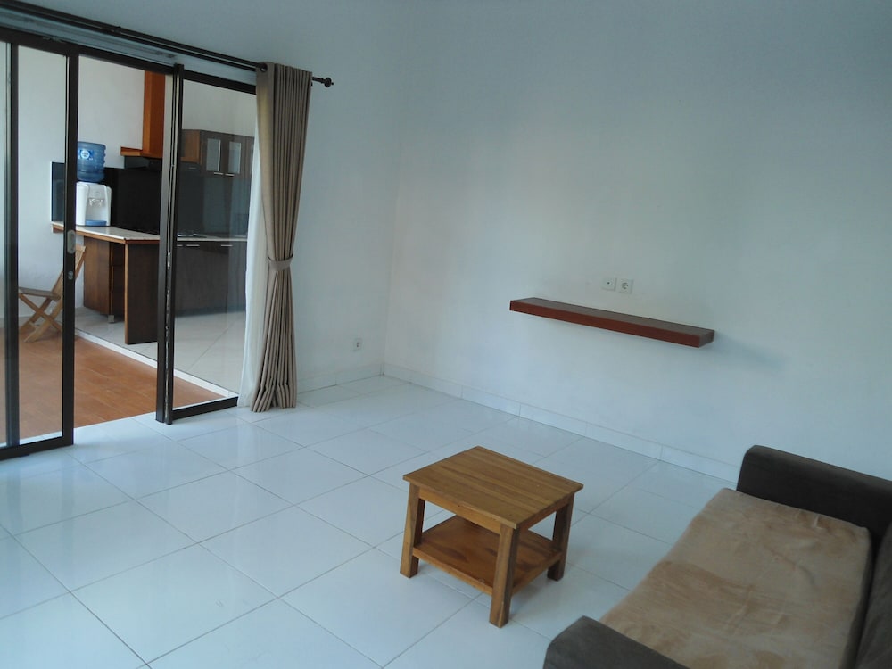 Arya Residence 12/23