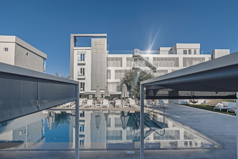 Ray Hotel Corfu 40/50