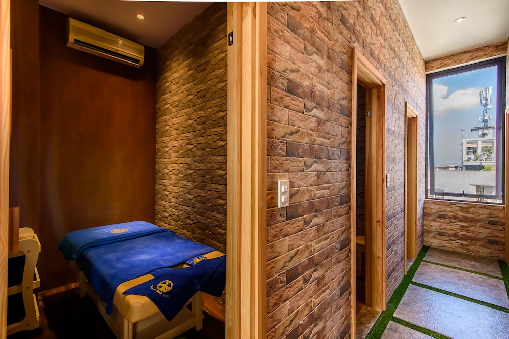Thanh Lich Royal Boutique Hotel 36/69