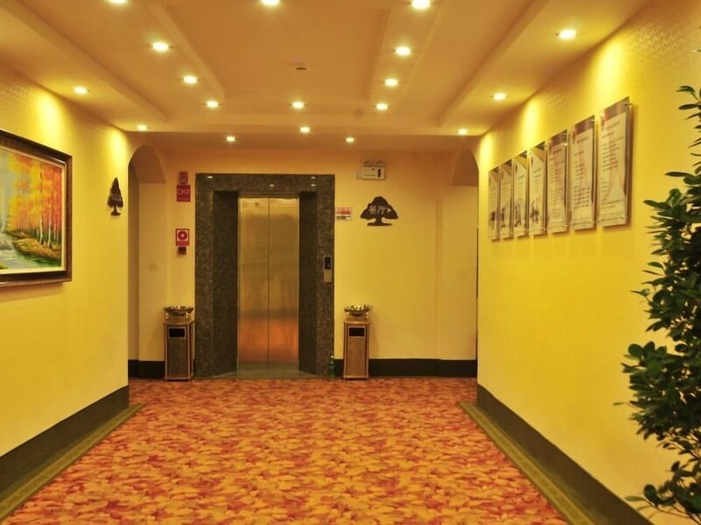 GreenTree Inn Kunming Chenggong University City HSR Station Shilin Street Express Hotel 14/57