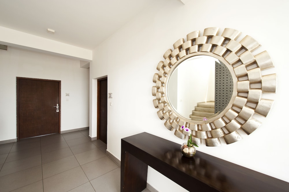 The Beach - All Suite Hotel 8/50