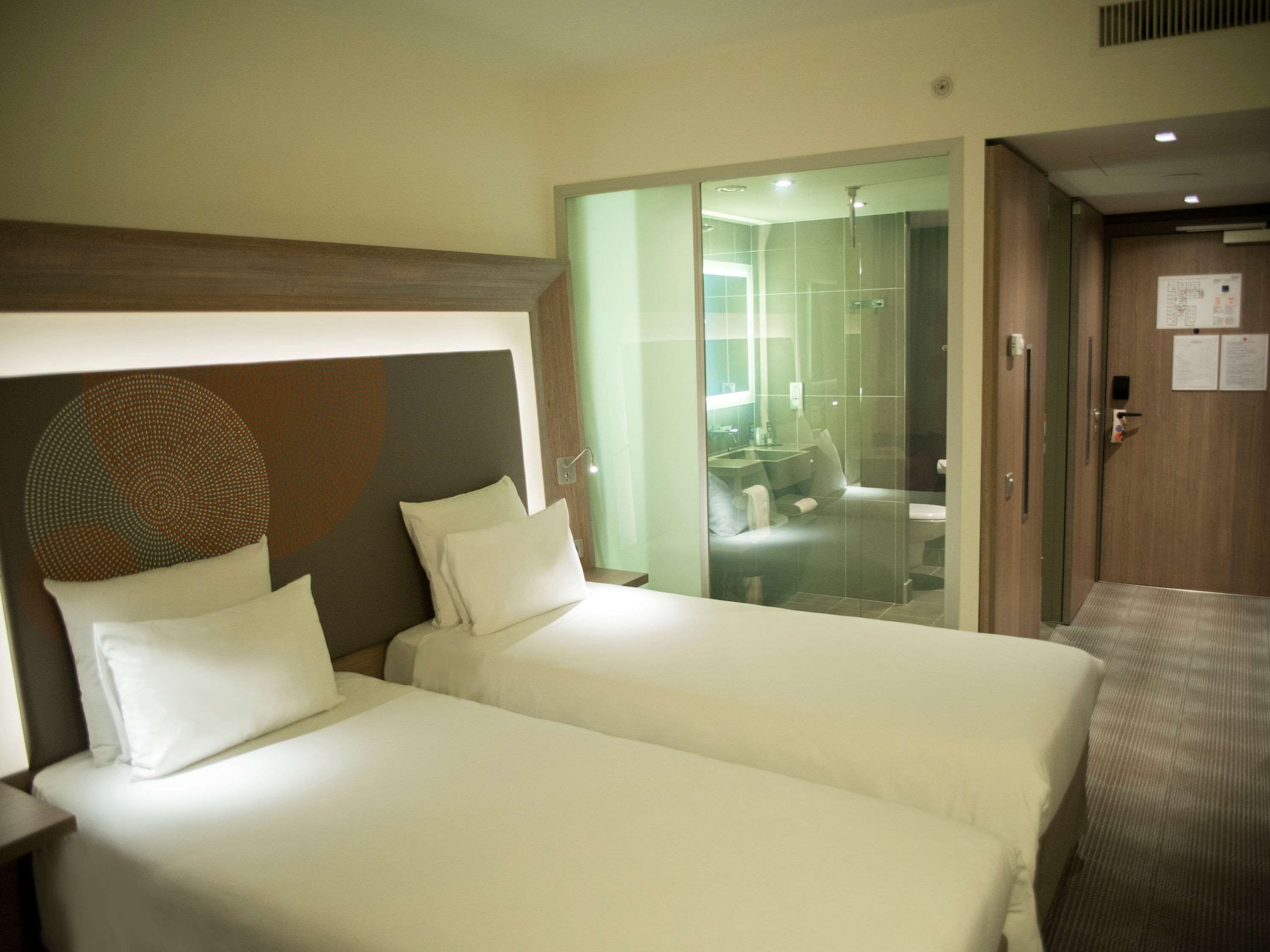 SUPERIOR, TWIN BEDS