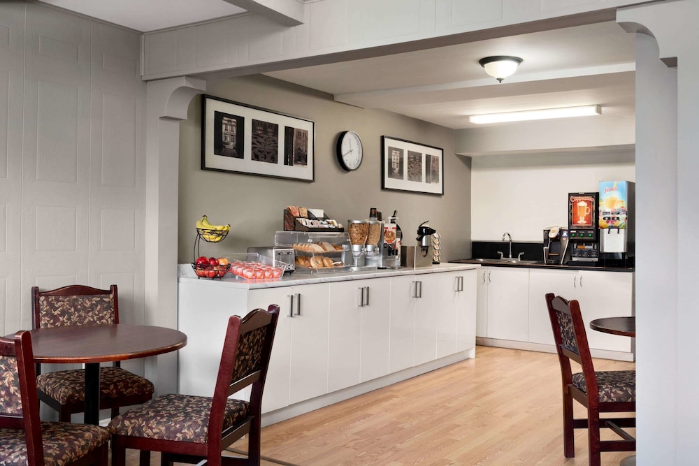 Travelodge By Wyndham Blairmore 21/24