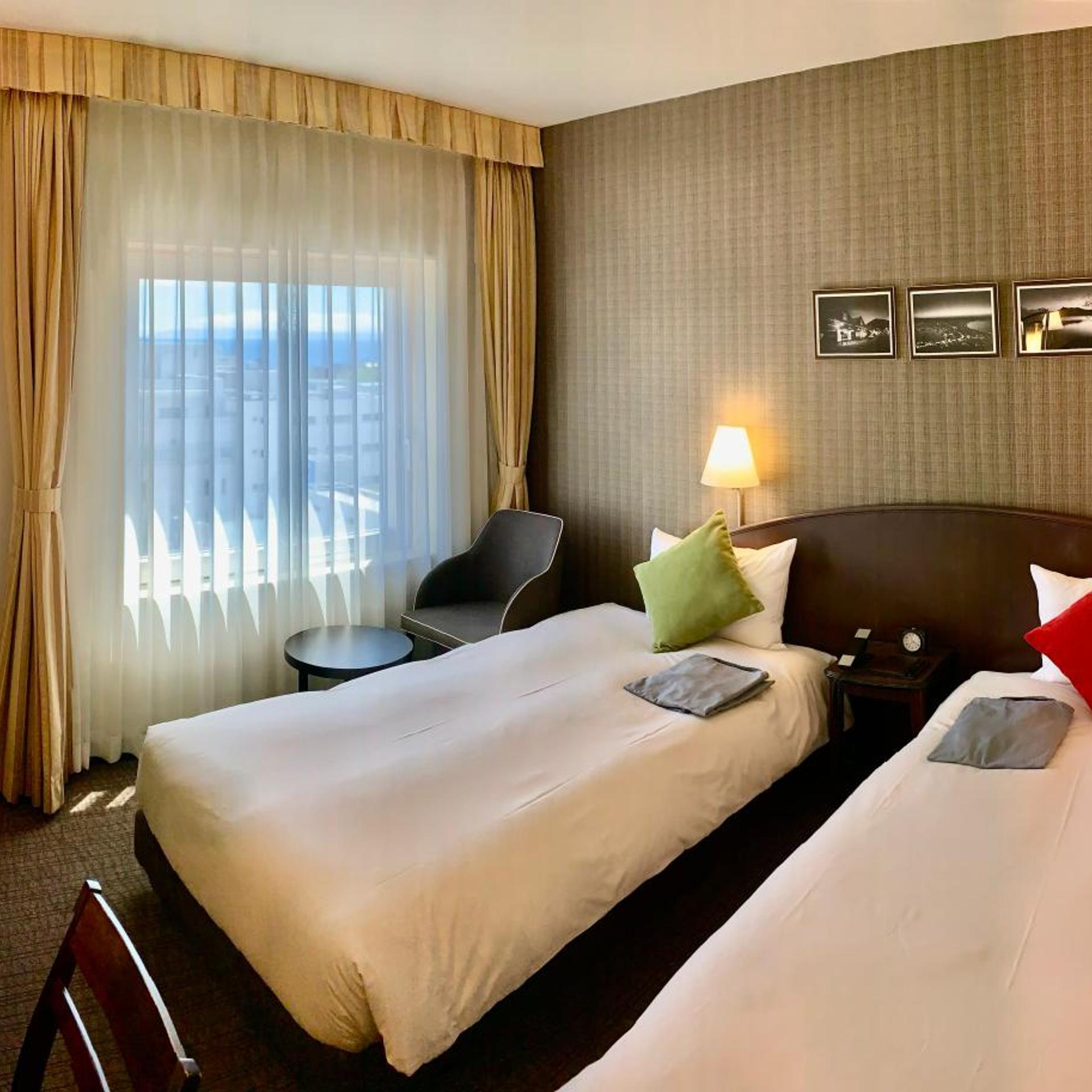 ECONOMY, TWIN BEDS